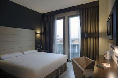 ان ‌اچ کالکشن میلانو پرزیدنت