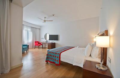 باروت هتل لارا