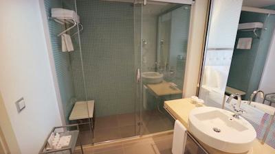 باروت هتل لارا