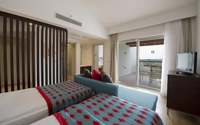 باروت هتل لارا