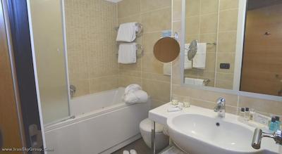 کارلایل بررا