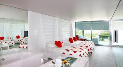 رویال آدم اند هوا