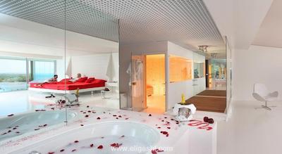 رویال آدم اند هوا