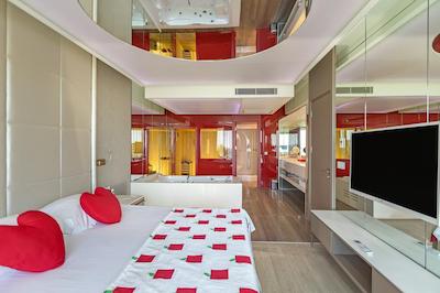 رویال آدم اند هوا