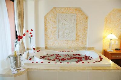 کراون کلاب پارادایز