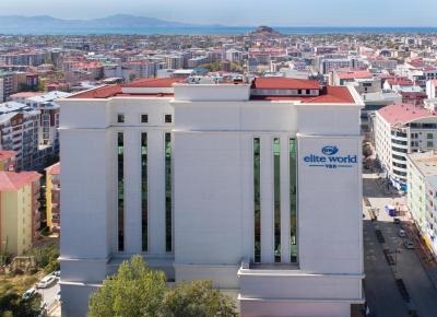 الیت ورلد وان هتل