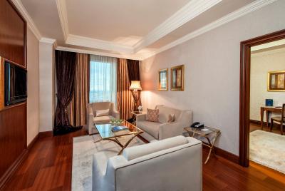 الیت ورلد وان هتل