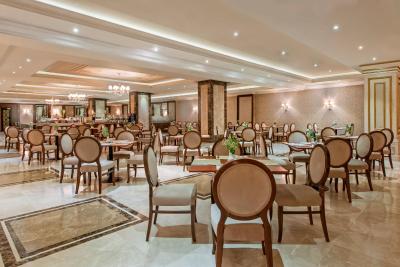 الیت ورلد وان هتل