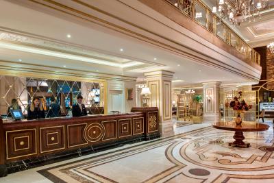 الیت ورلد وان هتل