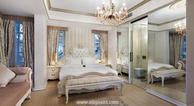 الگانس ایست هتل