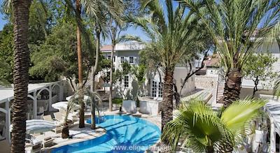 الگانس ایست هتل