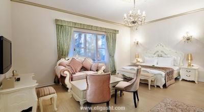 الگانس ایست هتل