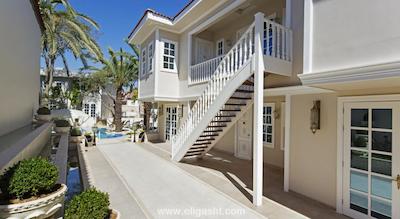 الگانس ایست هتل