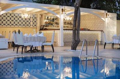 الگانس ایست هتل