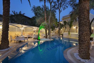 الگانس ایست هتل