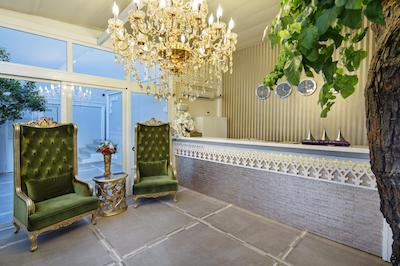 الگانس ایست هتل