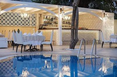 الگانس ایست هتل