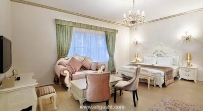 الگانس ایست هتل