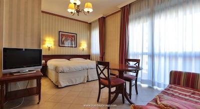 اتاهتل کنتسا جولاندا