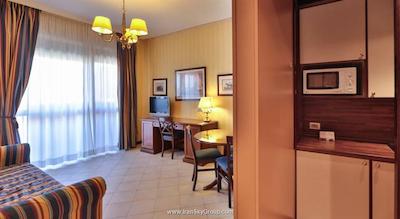 اتاهتل کنتسا جولاندا