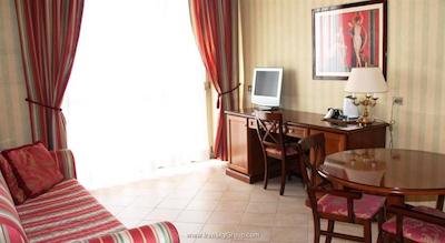 اتاهتل کنتسا جولاندا