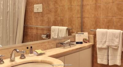 اتاهتل کنتسا جولاندا