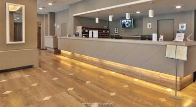 اتاهتل کنتسا جولاندا