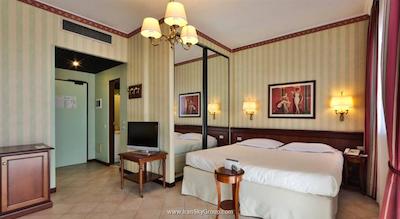 اتاهتل کنتسا جولاندا