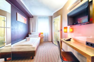 لئوناردو بوتیک