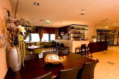 ایکس او هتل بلو اسکوئر