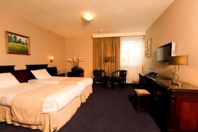 ایکس او هتل بلو اسکوئر