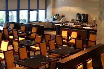 ایکس او هتل بلو اسکوئر