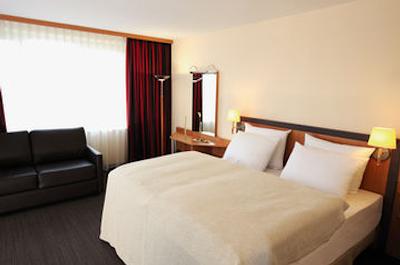 ان اچ فرانکفورت مورفلدن کانفرنس سنتر