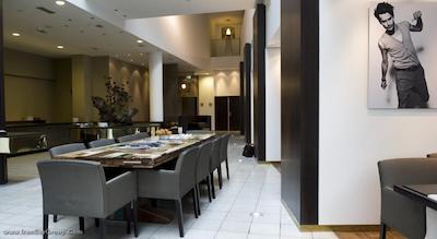 داچ دیزاین هتل آرتمیس