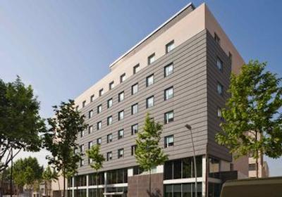 آیبیس بارسلونا پلازا گلرویز 22