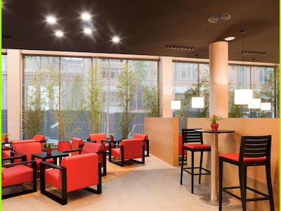 آیبیس بارسلونا پلازا گلرویز 22