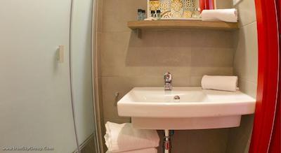 ژنراتور هاستل بارسلونا