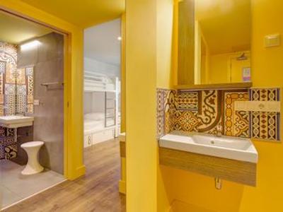 ژنراتور هاستل بارسلونا