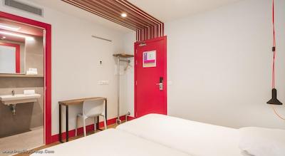 ژنراتور هاستل بارسلونا