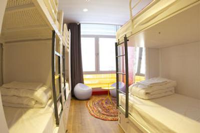 ژنراتور هاستل بارسلونا