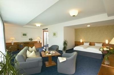 آستریا ترند دناوزنتروم