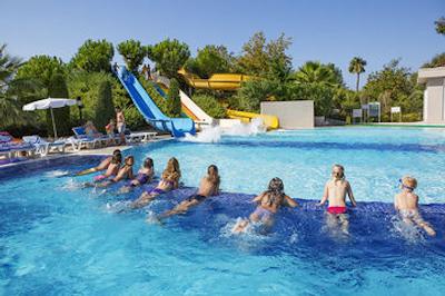 سانیس الیتا بیچ ریزورت هتل اند اسپا