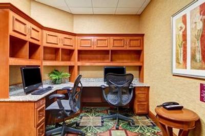 هیلتون گاردن این اوتاوا‌ ایرپورت