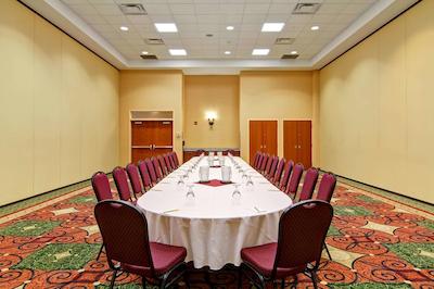 هیلتون گاردن این اوتاوا‌ ایرپورت