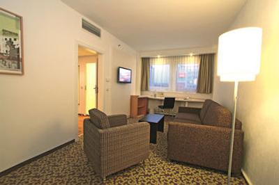 آیبیس درسدن کنیگستین