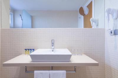 بست وسترن آلباهیا