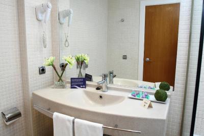 بست وسترن آلباهیا