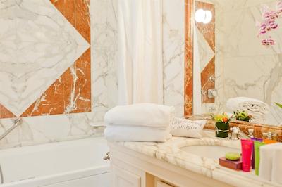 هلوتیا اند بریستول