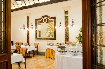 هلوتیا اند بریستول