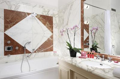 هلوتیا اند بریستول